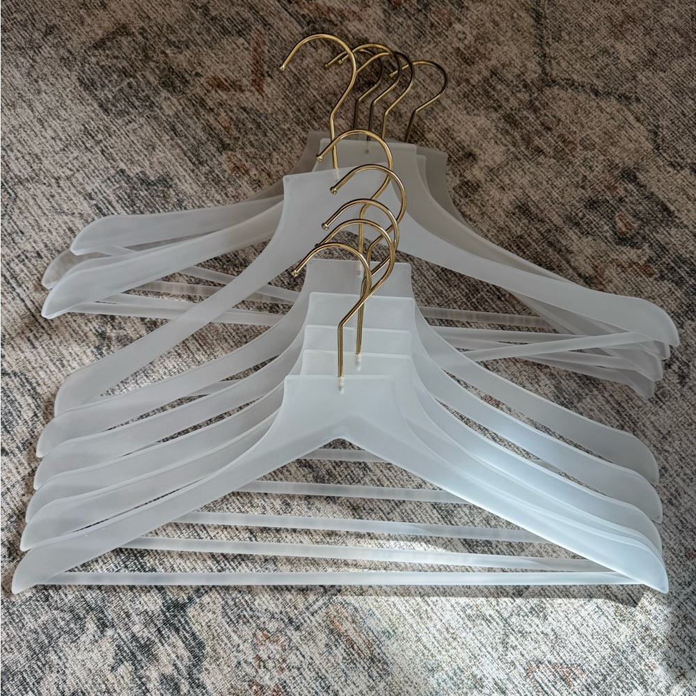 Set of 10 Acrylic Hangers with Gold Hooks